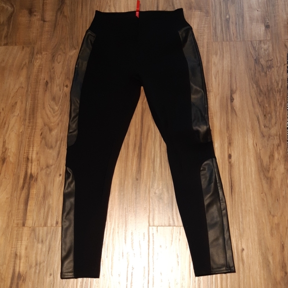 Spanx leggings, black size small - Picture 9 of 9
